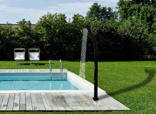 Designová solární sprcha k zahradnímu bazénu