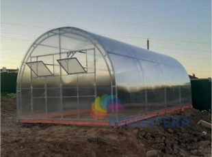 Zahradní obloukový polykarbonátový skleník s délkou 6 m